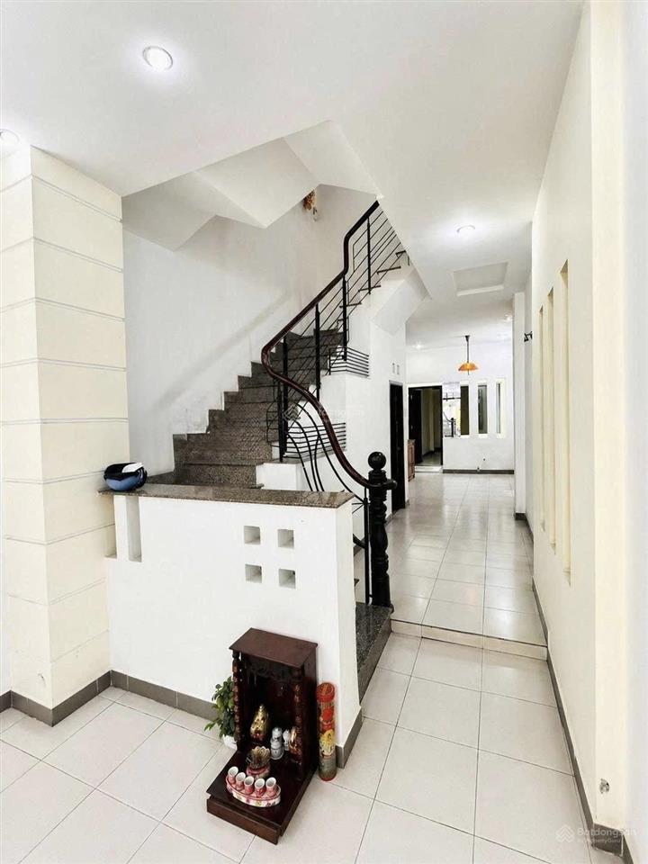 Nhà trung tâm q5 đường ngô nhân tịnh. giá 5 tỷ 260/ 4x18m (72m2). sổ riêng, nhà trống giao ngay