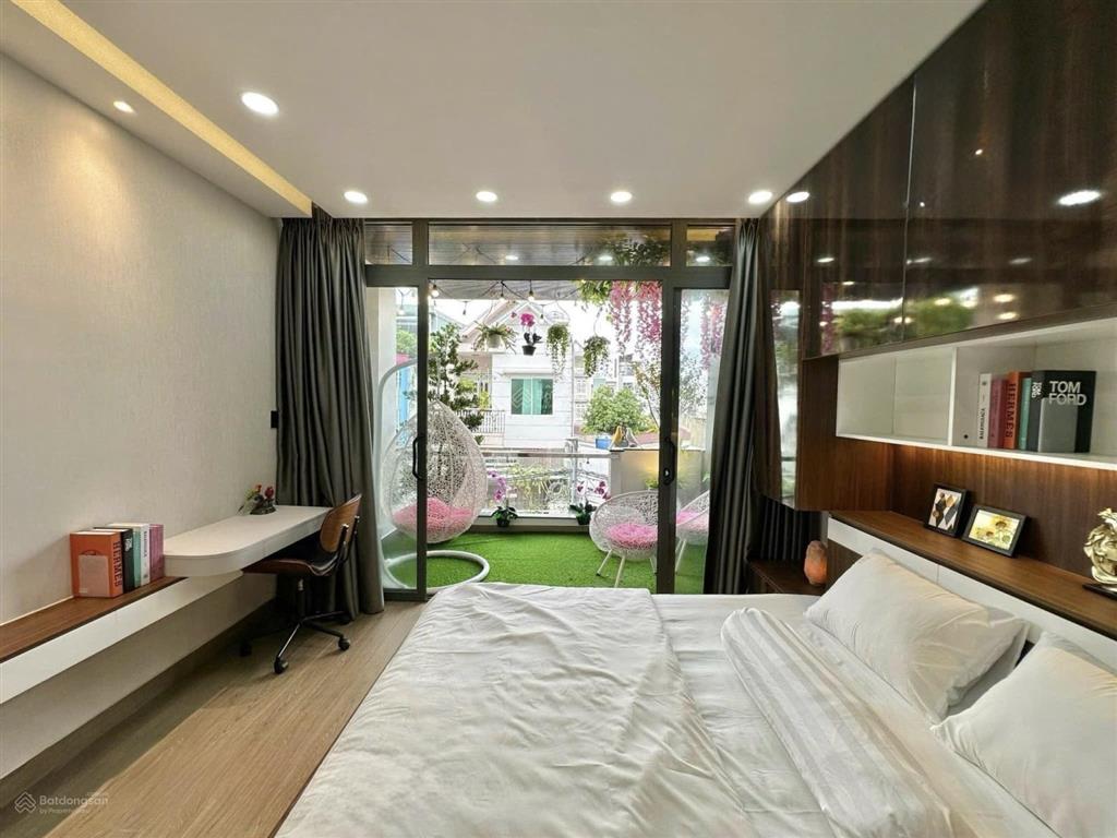 Nhà trung tâm q2 kế trường giao thông vận tải  trần não. giá 6 tỷ 040/ 4x16m  64m2. đang cho thuê