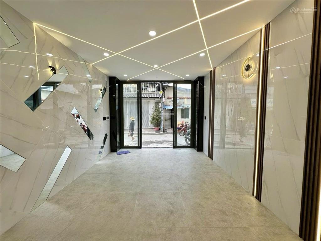 Nhà trung tâm q2 kế trường giao thông vận tải  trần não. giá 6 tỷ 040/ 4x16m  64m2. đang cho thuê