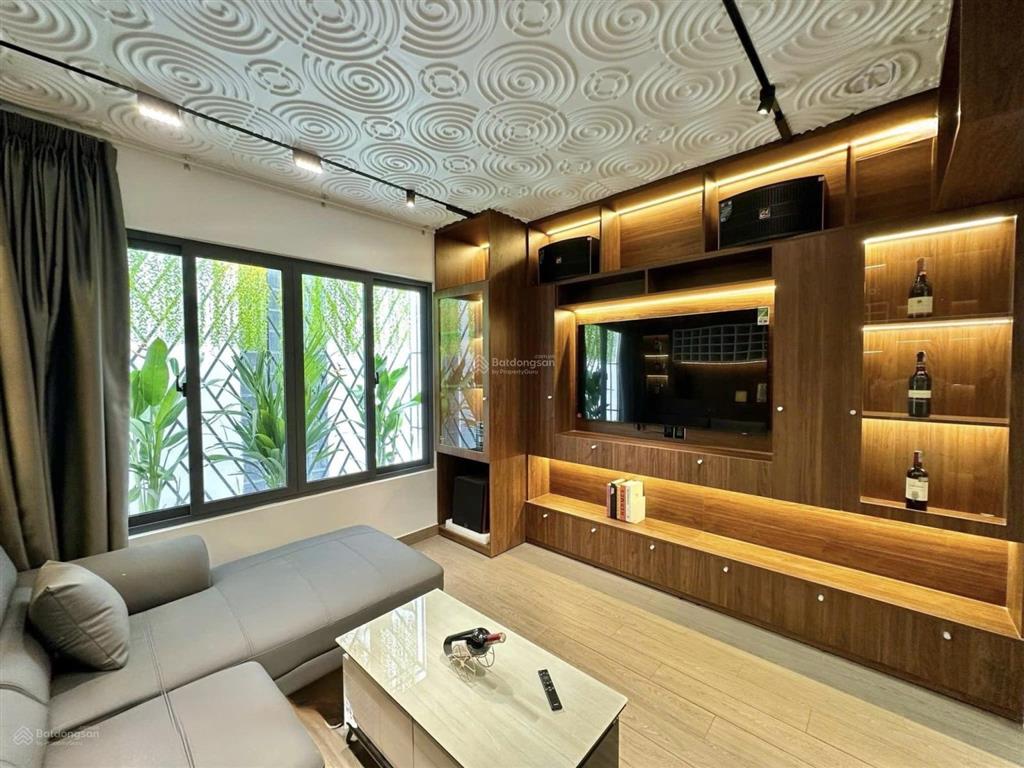 Nhà trung tâm q2 kế trường giao thông vận tải  trần não. giá 6 tỷ 040/ 4x16m  64m2. đang cho thuê