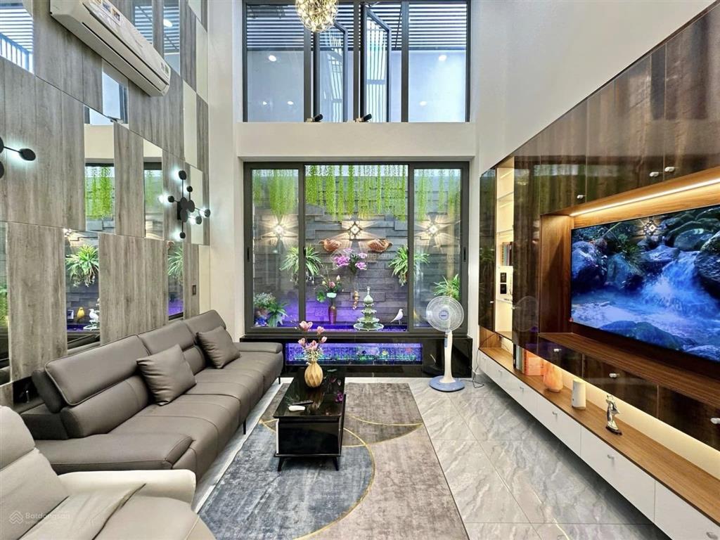 Nhà trung tâm q2 kế trường giao thông vận tải  trần não. giá 6 tỷ 040/ 4x16m  64m2. đang cho thuê