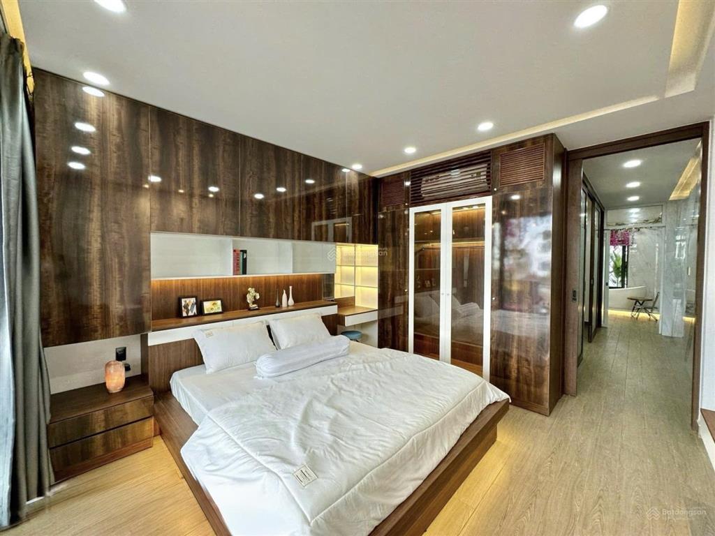 Nhà trung tâm q2 kế trường giao thông vận tải  trần não. giá 6 tỷ 040/ 4x16m  64m2. đang cho thuê