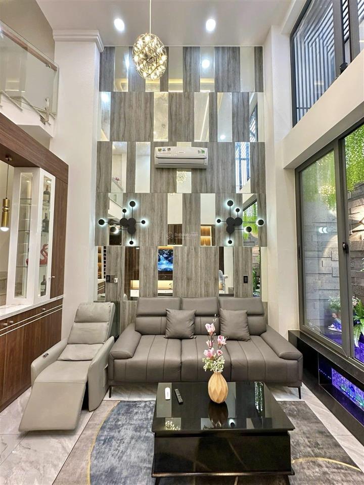 Nhà trung tâm q2 kế trường giao thông vận tải  trần não. giá 6 tỷ 040/ 4x16m  64m2. đang cho thuê