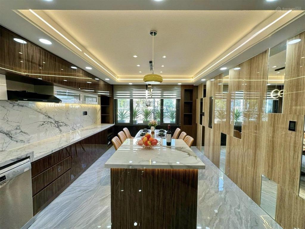 Nhà trung tâm q2 kế trường giao thông vận tải  trần não. giá 6 tỷ 040/ 4x16m  64m2. đang cho thuê