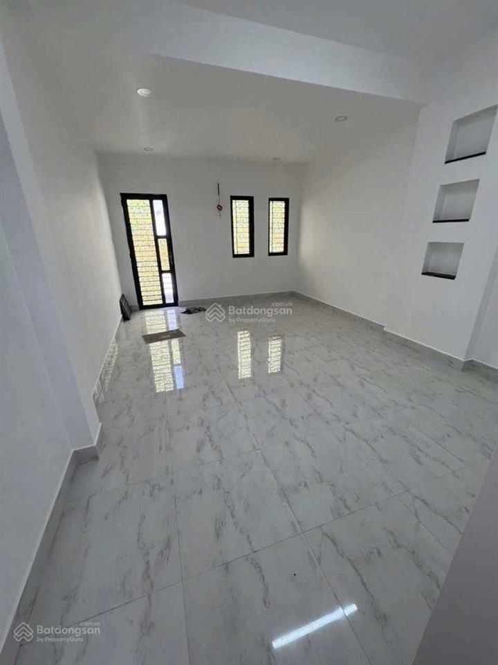 Cô 4 định cư bán nhà 2 mặt tiền đường hoà bình, q11  4mx15,5m (62m2). sổ hồng riêng