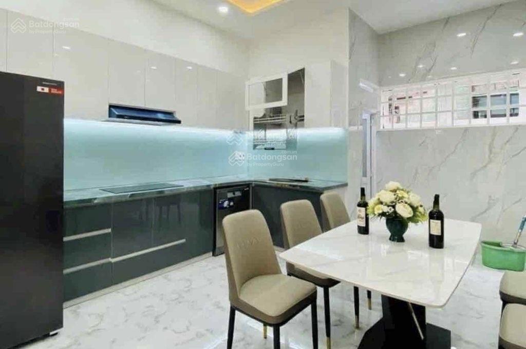 Nhà hot! bán nhanh nhà mặt tiền đường số 10, quận 7. giá 5 tỷ 050/ 60m2 (4x15m) khu kinh doanh tốt
