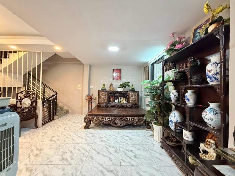 Bán nhà sau lưng gigamall đường số 20, thủ đức. giá 7 tỷ 330/ 8mx14,5m (116m2). đang cho thuê 32tr