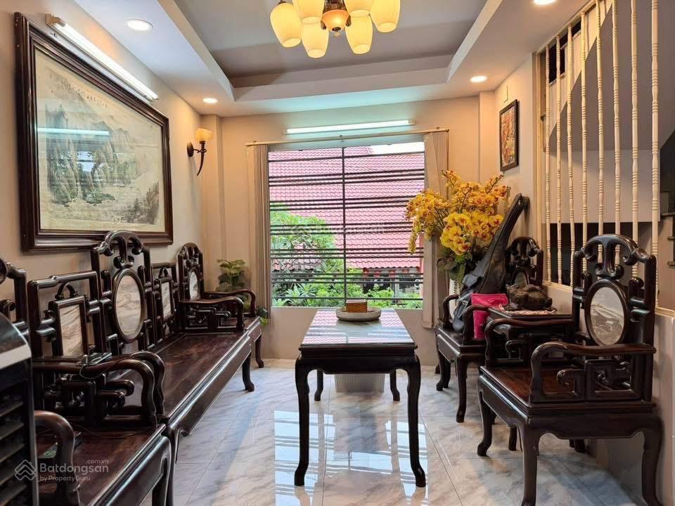 Bán nhà sau lưng gigamall đường số 20, thủ đức. giá 7 tỷ 330/ 8mx14,5m (116m2). đang cho thuê 32tr