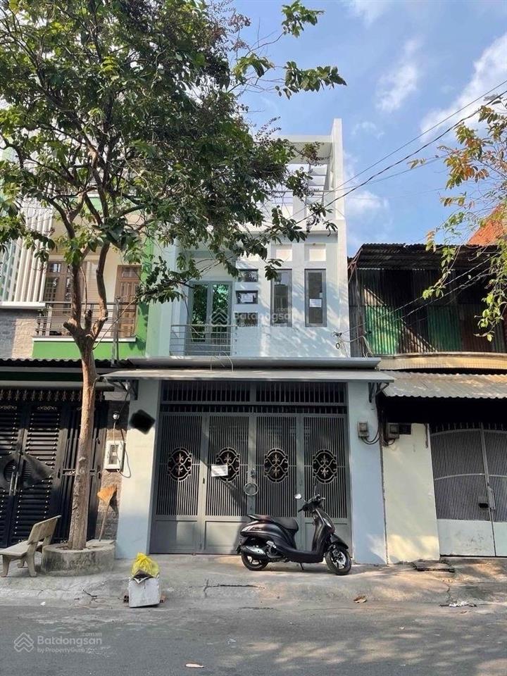 Nhà cũ dễ cải tạo ngay đường đỗ bí, tân phú. giá 3 tỷ 220/ 4,2x22m  sổ đẹp vuông vức sang tên