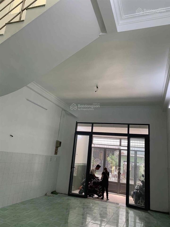 Nhà cũ dễ cải tạo ngay đường đỗ bí, tân phú. giá 3 tỷ 220/ 4,2x22m  sổ đẹp vuông vức sang tên