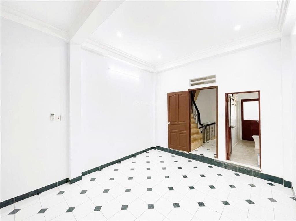 Bán nhà mt đường tuệ tỉnh, quận 11  giá 5 tỷ 770/ 60m2. đang cho thuê 25tr/tháng hợp đồng tới 2028