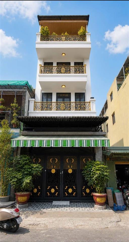 Cần bán gấp nhà sau mt nguyễn thị thập, quận 7 (dt hơn 130m2). 3 tầng, 5pn master