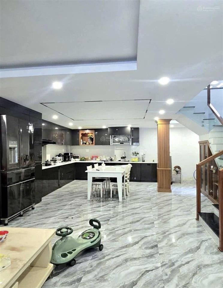 Cần bán nhanh tài sản mt nguyễn thị tần, quận 8.  4,5mx17m, sổ hồng hoàn công 2022