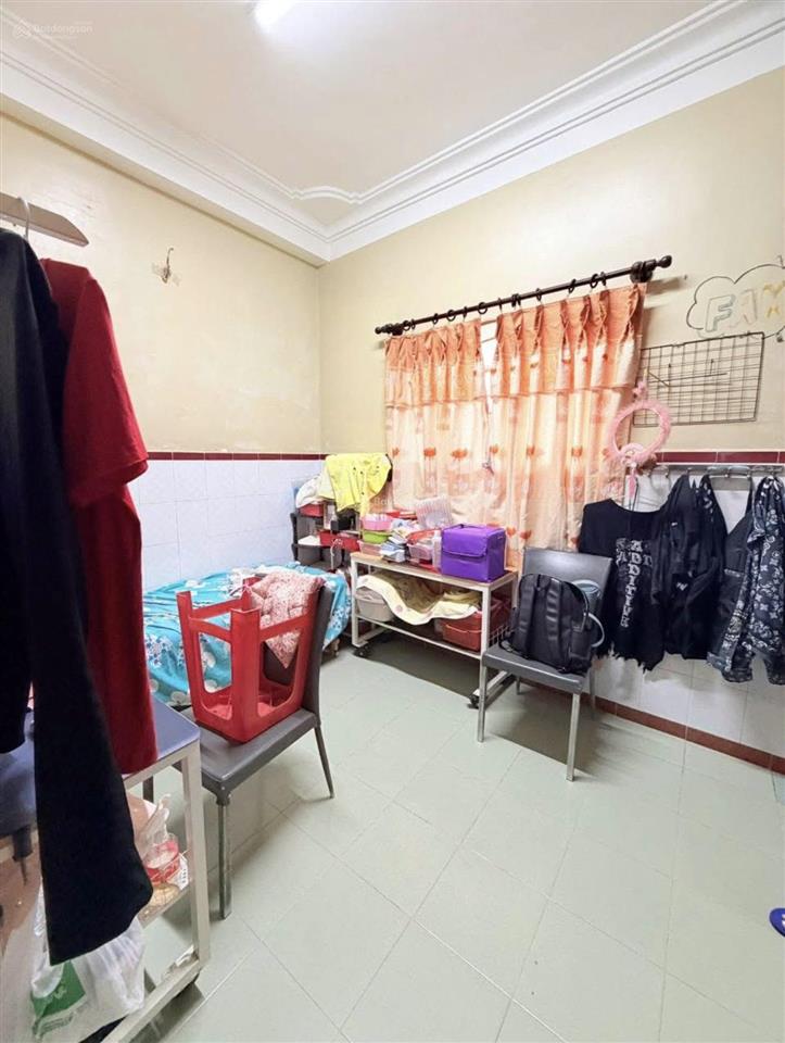 Cô soạn về vườn ở cần nhượng lại nhà ngay phạm đình hổ, quận 6. giá tốt 6 tỷ 350 còn thương lượng