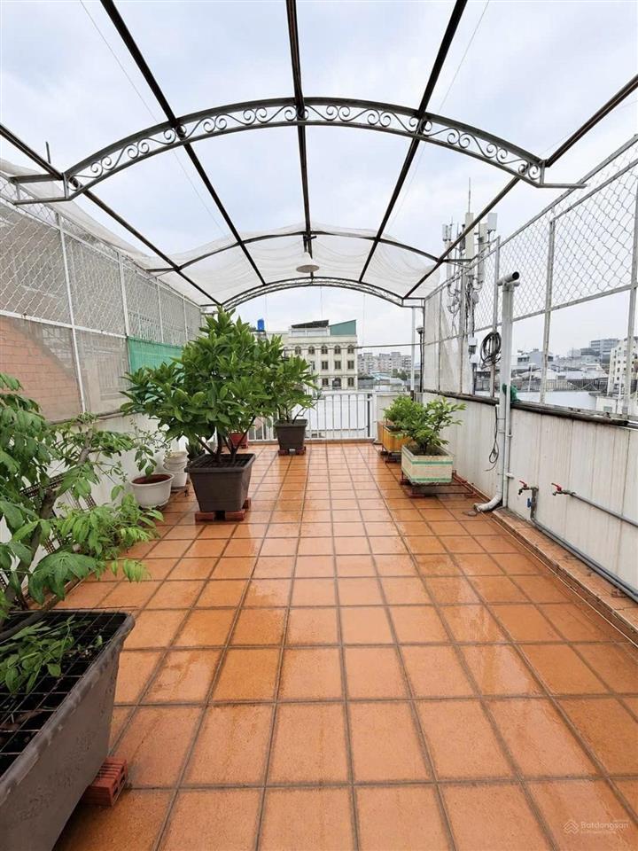 Cô soạn về vườn ở cần nhượng lại nhà ngay phạm đình hổ, quận 6. giá tốt 6 tỷ 350 còn thương lượng