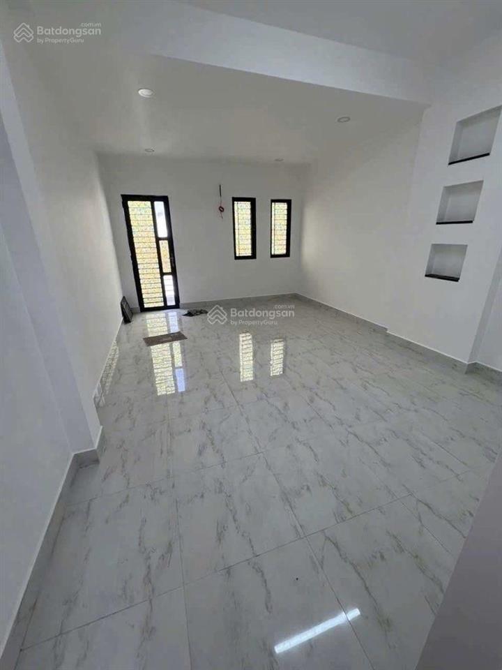 Chủ định cư cần bán nhà 2 mặt tiền đường hoà bình, q11. 66m2 ngay cổng đầm sen nước