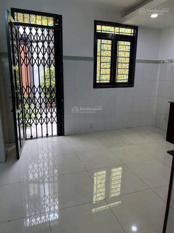 Chủ định cư cần bán nhà 2 mặt tiền đường hoà bình, q11. 66m2 ngay cổng đầm sen nước