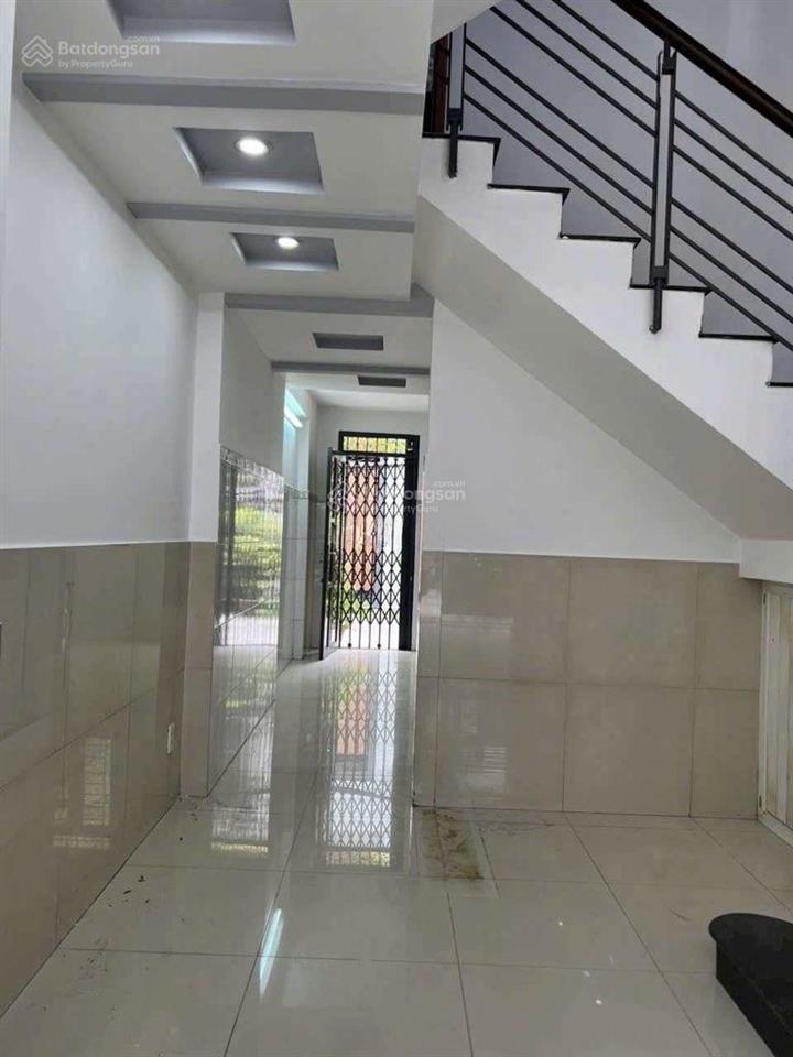Chủ định cư cần bán nhà 2 mặt tiền đường hoà bình, q11. 66m2 ngay cổng đầm sen nước