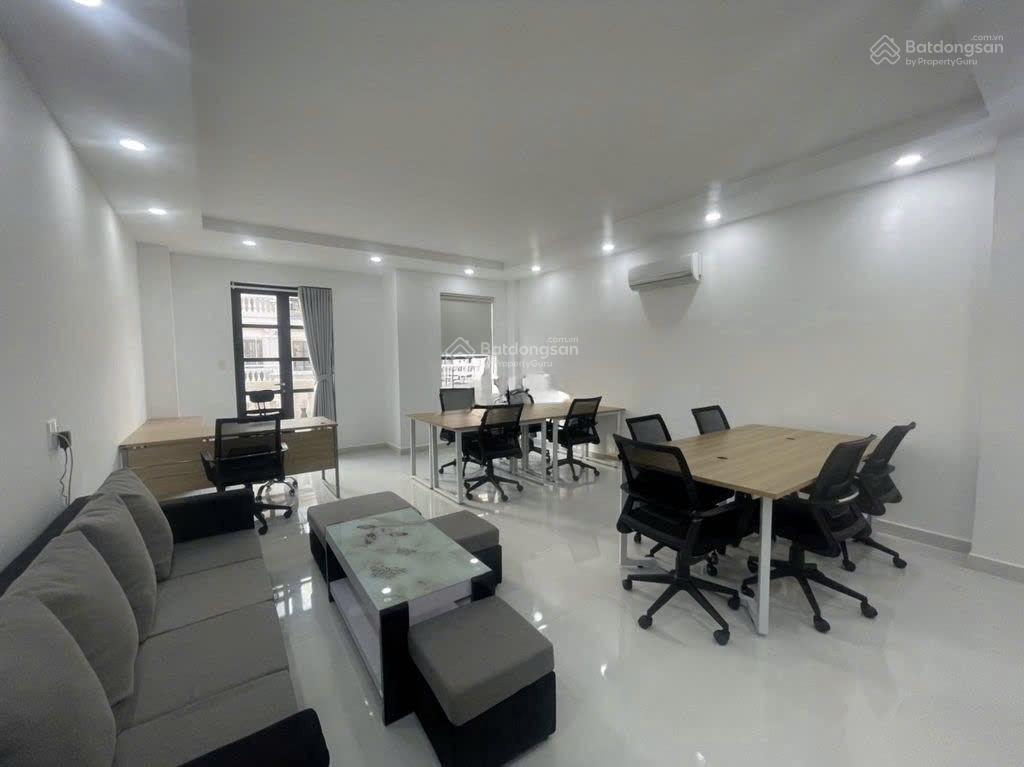 Hẻm xe hơi lạc long quân, q11  đang cho thuê làm văn phòng  chốt 5 tỷ 890/ 86,6m2  5mx17,32m