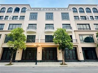 Hơn 8 tỷ cần bán nhanh căn liền kề cọ xanh gần trường vinschool, công viên