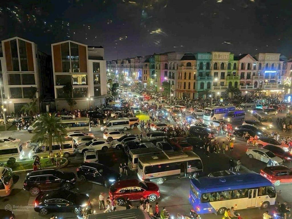 Cần bán gấp rẻ hơn thị trường 2 tỷ song lập vinhomes ocean park 23