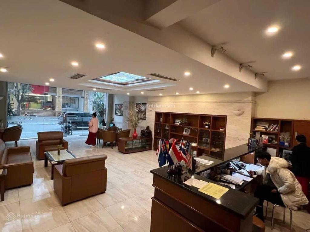 Khách sạn 15 tầng đã hoàn công, 40 phòng 3 sao, trung tâm ba đình view cực hiếm hồ tây