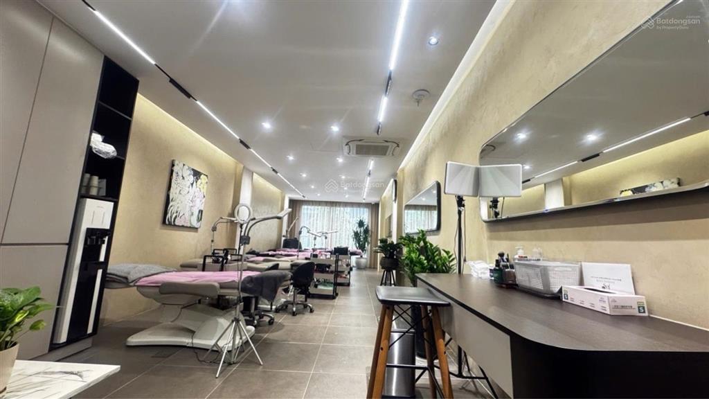 Tòa nhà thương mại nguyễn trường tộ 10 tầng có hầm dòng tiền 80100 triệu/tháng chỉ 77,5 tỷ
