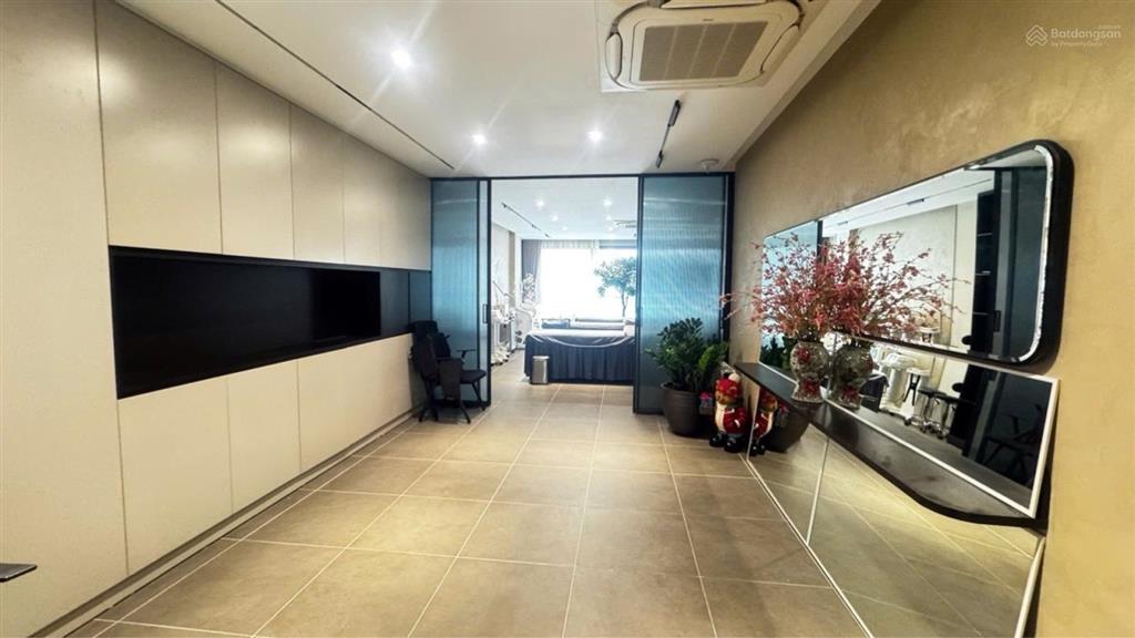 Tòa nhà thương mại nguyễn trường tộ 10 tầng có hầm dòng tiền 80100 triệu/tháng chỉ 77,5 tỷ