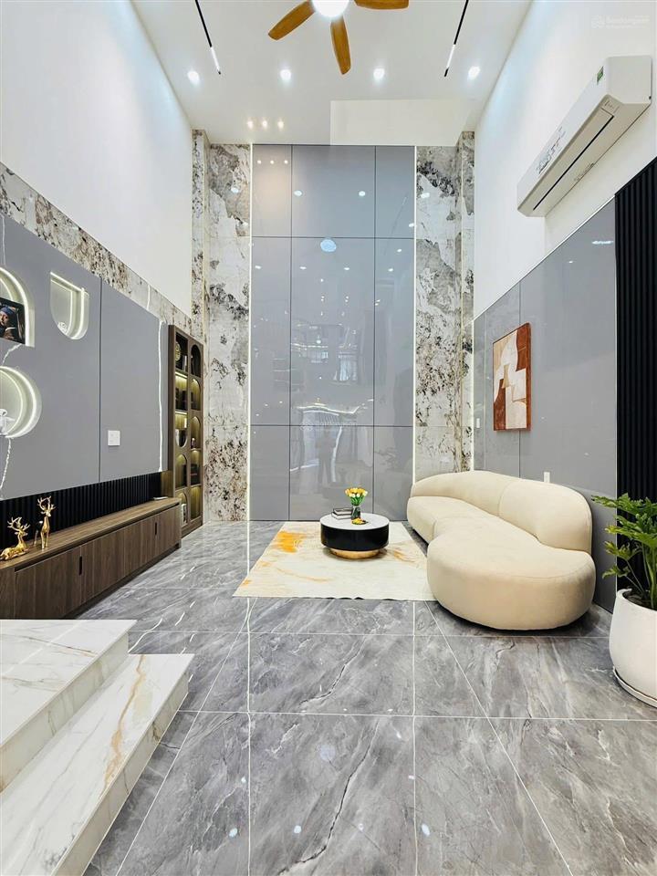 Cần bán nhà nguyễn thái sơn, gò vấp. 67,2m2 (4,8x14m), sổ hồng riêng, đang cho thuê 20tr