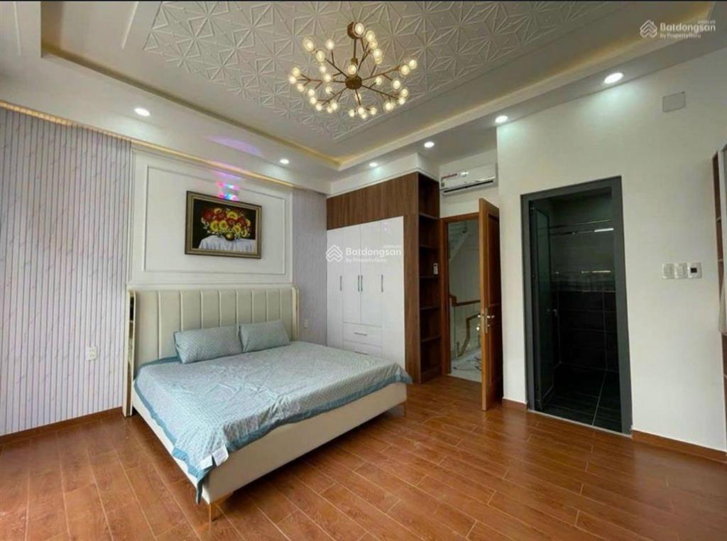 Thua lỗ bán gấp nhà nguyễn văn hưởng, thảo điền,q2. giá9tỷ600/100,8m2(5,6x18m). 3lầu5pn. hđt 30tr