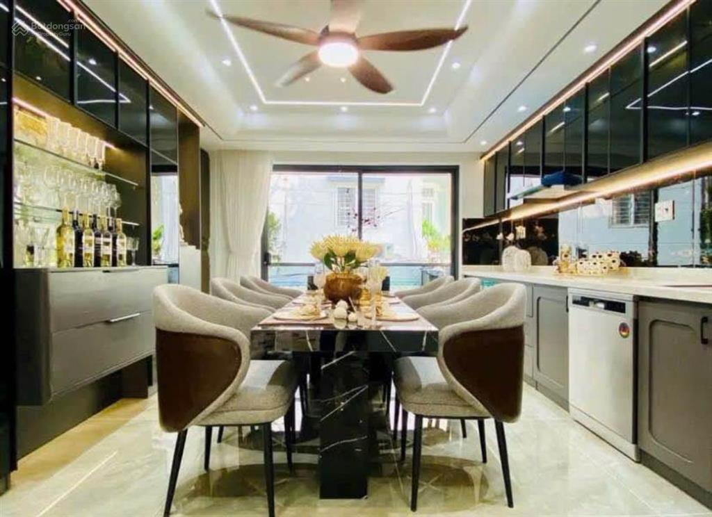 Định cư mỹ bán gấp nhà trần văn khê, bình thạnh. giá4,2tỷ/60m2. 3tầng4pn. sổ vuông vức. hđt 22tr