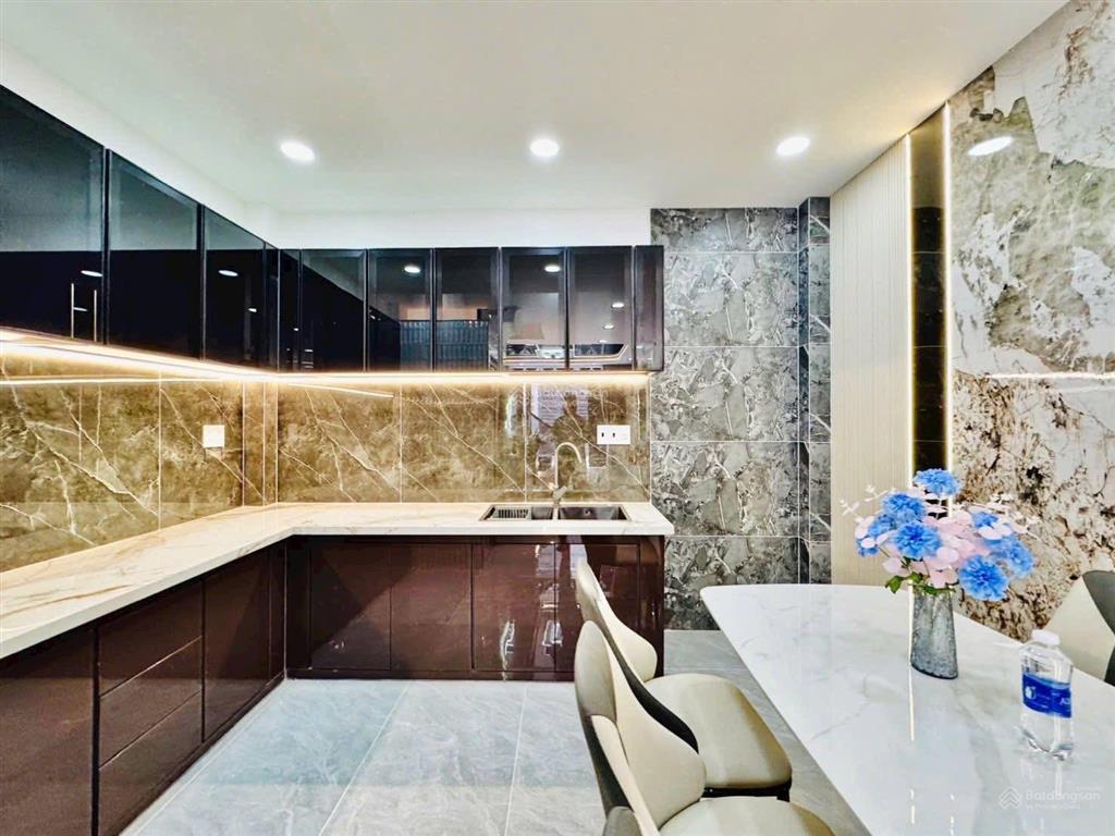 Ngộp bank bán nhà bùi văn ba, quận 7. giá5,99tỷ/76,8m2. 3 tầng kiên cố. sổ hồng riêng đã hoàn công