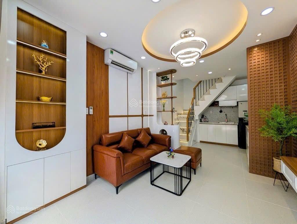 Gấp! bán gấp nhà phan phú tiên, quận 5. giá5tỷ580/ 63m2. trệt 2 lầu. sổ hồng sẵn hoàn công đầy đủ