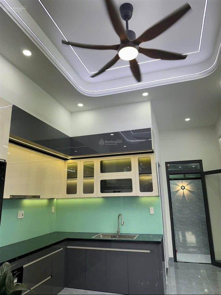Bán nhà ngay giga mall đường số 12, thủ đức. giá5tỷ220/4mx16m(64m2). trệt, 3 lầu. sổ hồng riêng