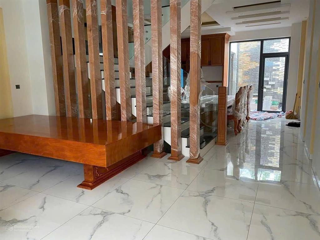 Hàng hiếm nhà võ văn ngân, thủ đức. giá5tỷ940/ 6mx18m. 4tầng. sổ sạch. đang cho thuê 30triệu/tháng