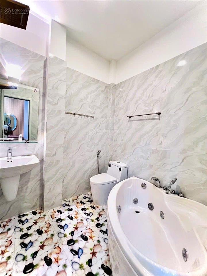 Chính chủ xoay vốn bán nhà nguyễn thị tần, quận 8. giá4tỷ320/4mx18m. 1trệt,3lầu. sổ cầm tay