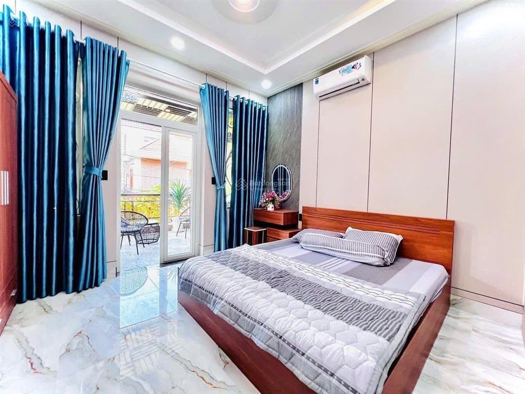 Chính chủ xoay vốn bán nhà nguyễn thị tần, quận 8. giá4tỷ320/4mx18m. 1trệt,3lầu. sổ cầm tay
