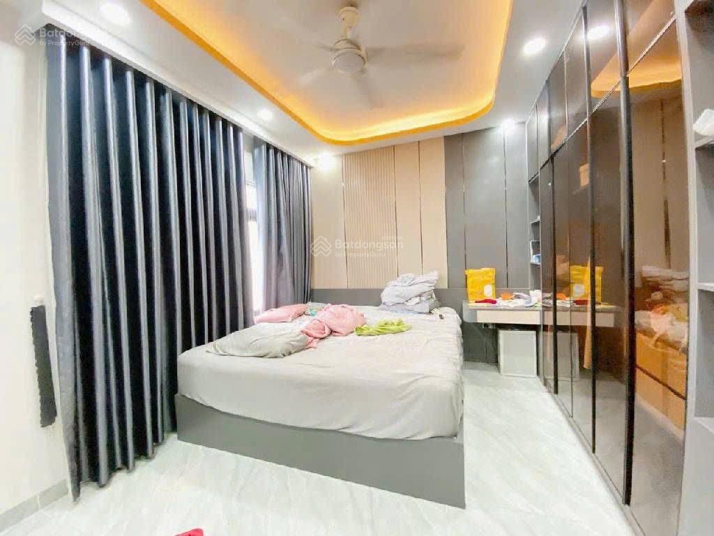 Bán nhà hxh 1237 hoàng sa, tân bình. giá4,45tỷ/55m2. 4tầng. sổ hồng riêng. đang cho thuê 35triệu/t