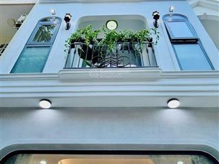 Bán nhà ngay đại học luật đường số 13, thủ đức. giá3tỷ300/60m2. 4 lầu. sổ hồng riêng pháp lý chuẩn