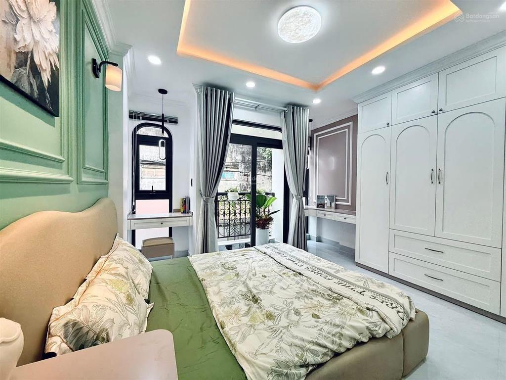 Bán nhà ngay đại học luật đường số 13, thủ đức.giá5,28tỷ/ 60m2. 3 lầu. sổ hồng riêng pháp lý chuẩn