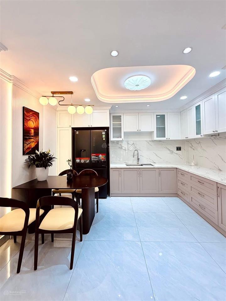 Bán nhà ngay đại học luật đường số 13, thủ đức.giá5,28tỷ/ 60m2. 3 lầu. sổ hồng riêng pháp lý chuẩn