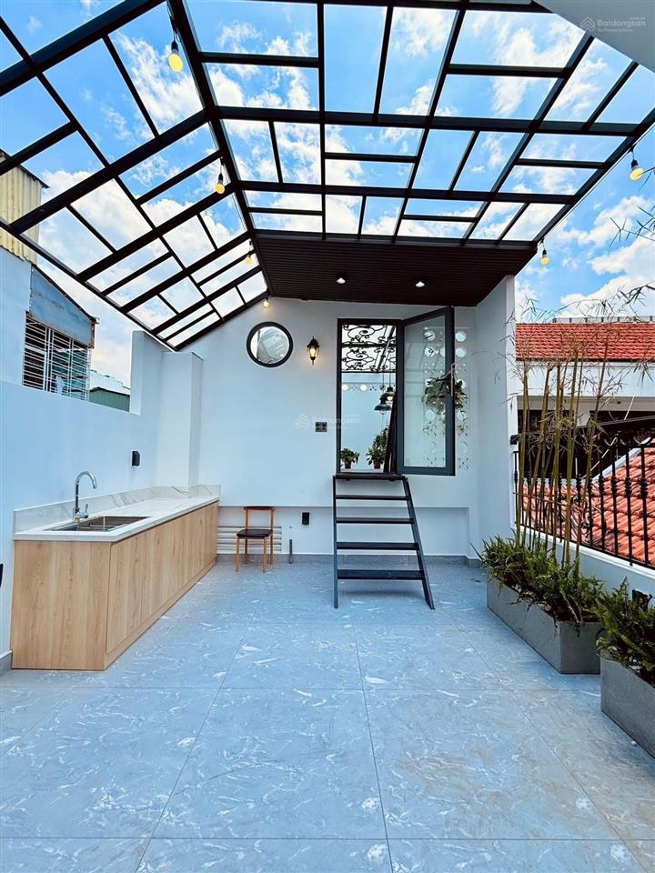 Bán nhà ngay đại học luật đường số 13, thủ đức.giá5,28tỷ/ 60m2. 3 lầu. sổ hồng riêng pháp lý chuẩn