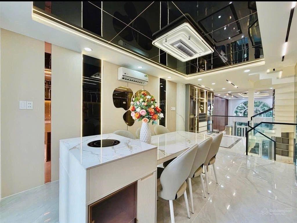 Chính chủ bán gấp nhà trần xuân soạn, quận 7. giá3,84tỷ/4mx16m.1trệt3lầu. sổ hồng riêng hoàn công