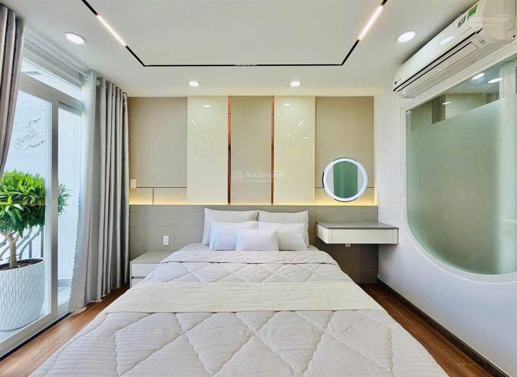 Chính chủ bán gấp nhà trần xuân soạn, quận 7. giá3,84tỷ/4mx16m.1trệt3lầu. sổ hồng riêng hoàn công