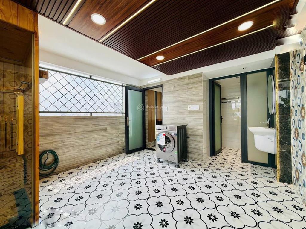 Ngộp vốn bán nhà nguyễn hữu cảnh, bình thạnh. giá 5,42tỷ/68m2.1trệt3lầu. sổ sạch. hđ thuê 23triệu