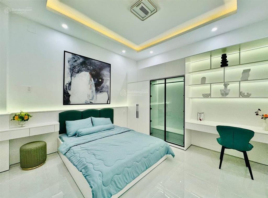 Bán gấp mặt tiền đoàn như hài, quận 4. 4mx18m 4 tầng. sổ hồng riêng. đang cho thuê 26tr