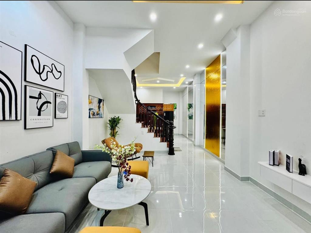 Bán gấp mặt tiền đoàn như hài, quận 4. 4mx18m 4 tầng. sổ hồng riêng. đang cho thuê 26tr