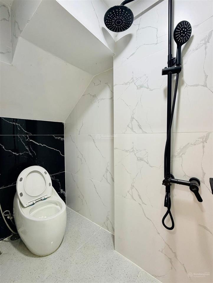 Chính chủ bán nhà đặng văn bi, thủ đức. giá3tỷ190/5mx10m. 3 lầu kiên cố. sổ cầm tay. cho thuê 17tr