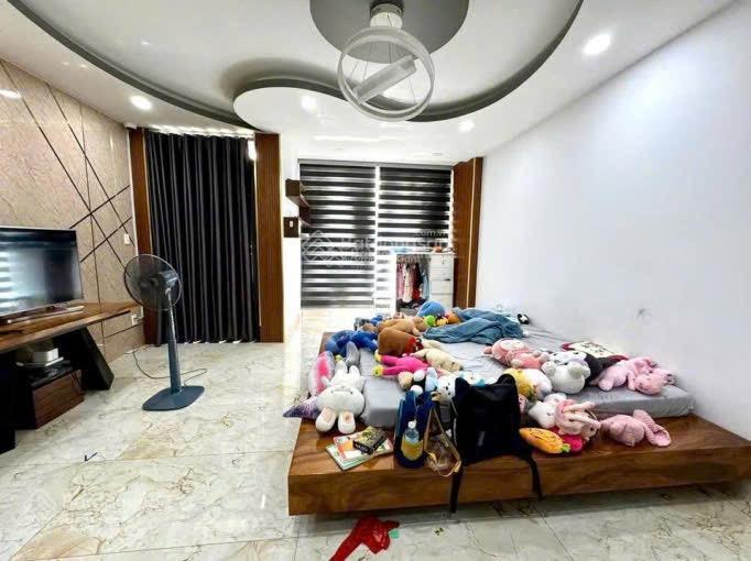 Duy nhất 1 căn nhà bùi tá hán, quận 2. giá6,85tỷ/90m2. 1trệt,3lầu. sổ hồng sẵn, hoàn công đủ