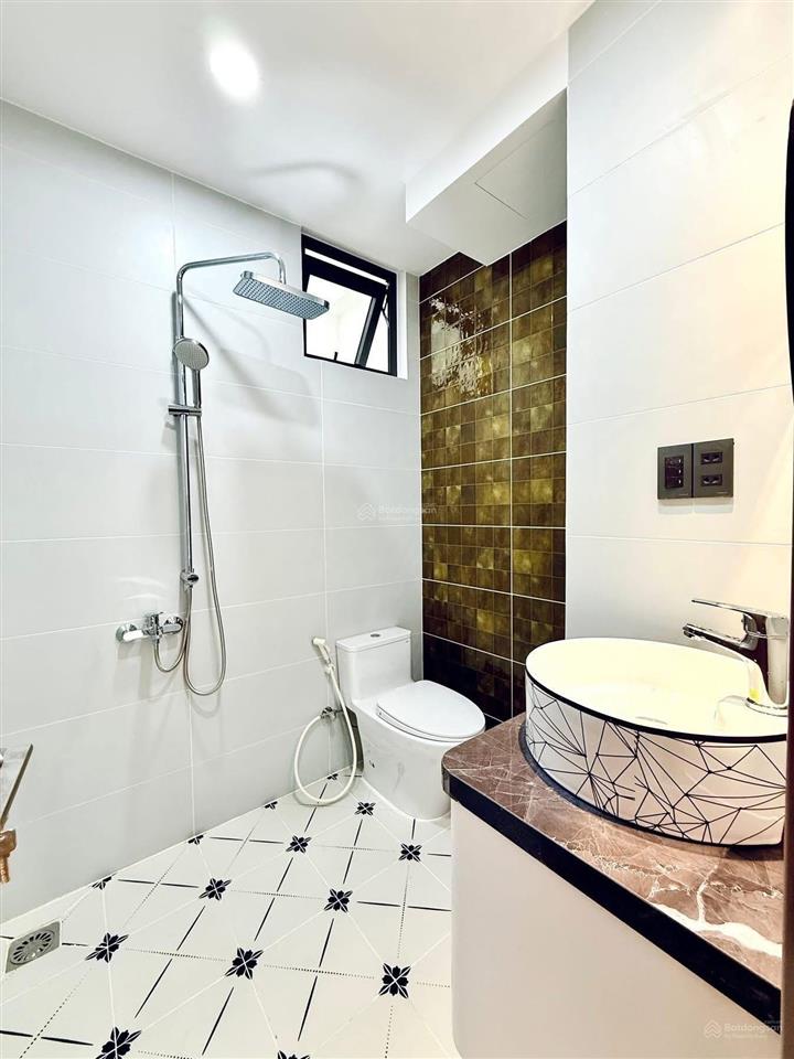 Định cư mỹ bán gấp nhà lê văn việt,quận 9. giá4tỷ800/66,6m2.1trệt,2lầu.sổ sạch. đang cho thuê 16tr